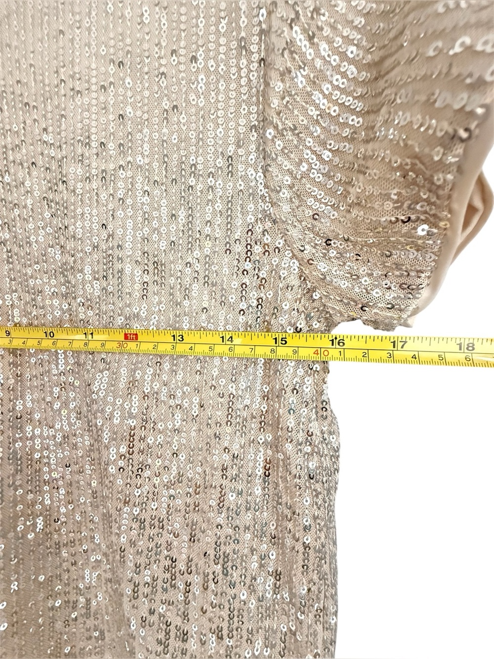 Sequin Short-Sleeve Top - light Gold/Beige
Size Junior 14 - Picture 4 of 4